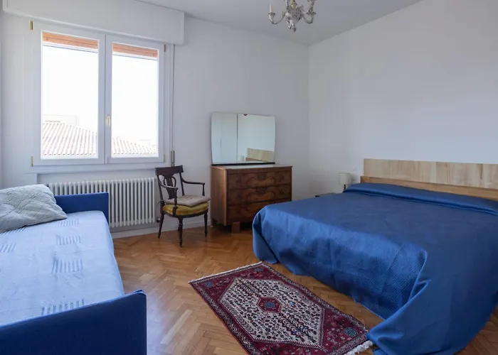 Апартаменты Charming In The Center 
