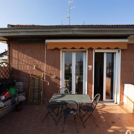 Charming In The Center 