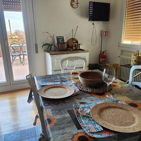 Charming In The Center 