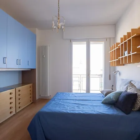 Charming In The Center 