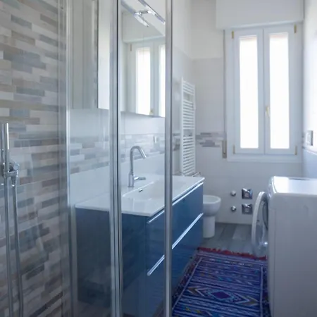 Charming In The Center 