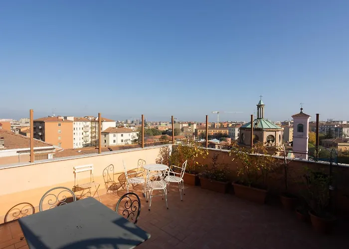 Charming In The Center 