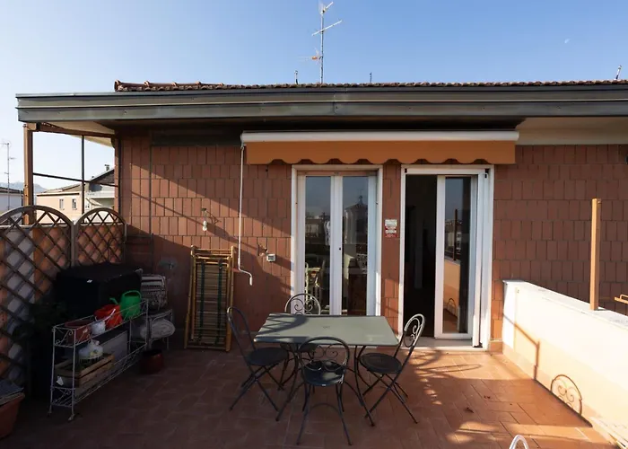 Charming In The Center 