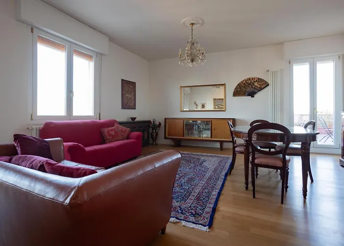 Charming In The Center 