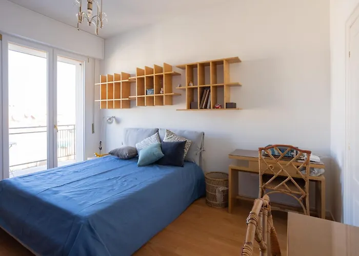 Charming In The Center 