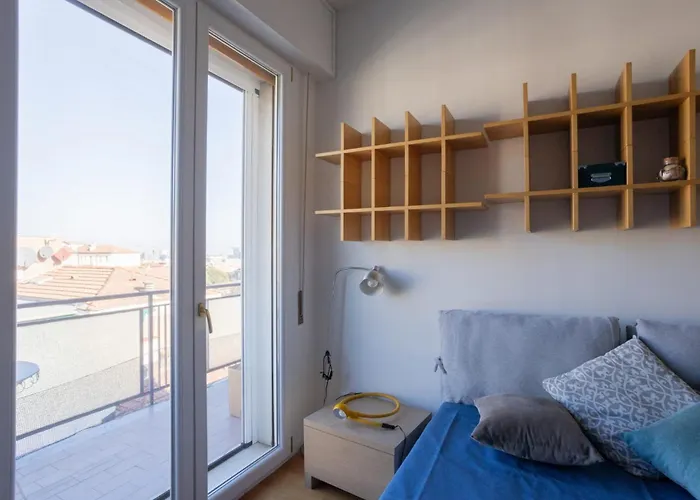 Charming In The Center 