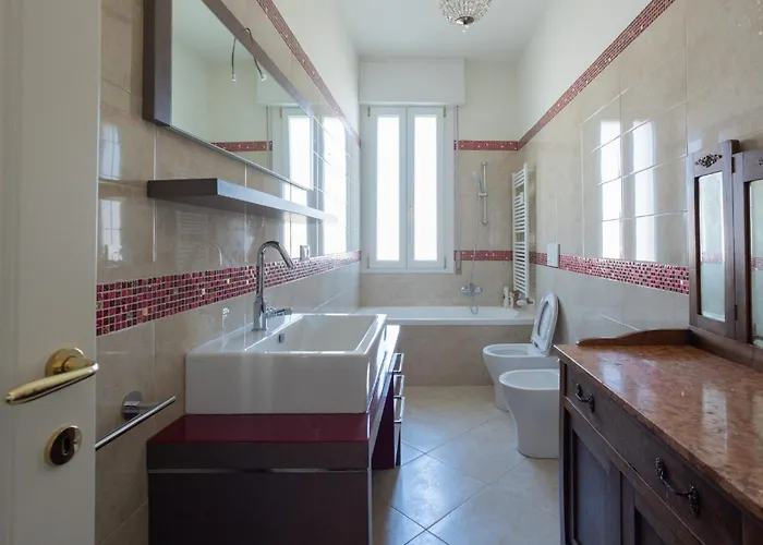 Charming In The Center 