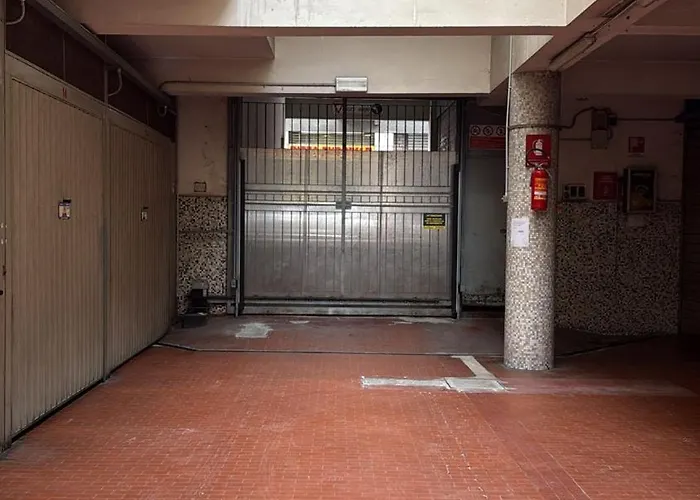 Charming In The Center 