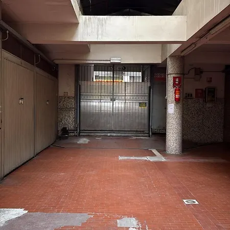 Charming In The Center 