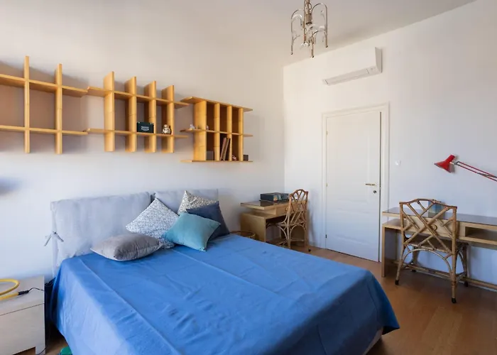 Charming In The Center 